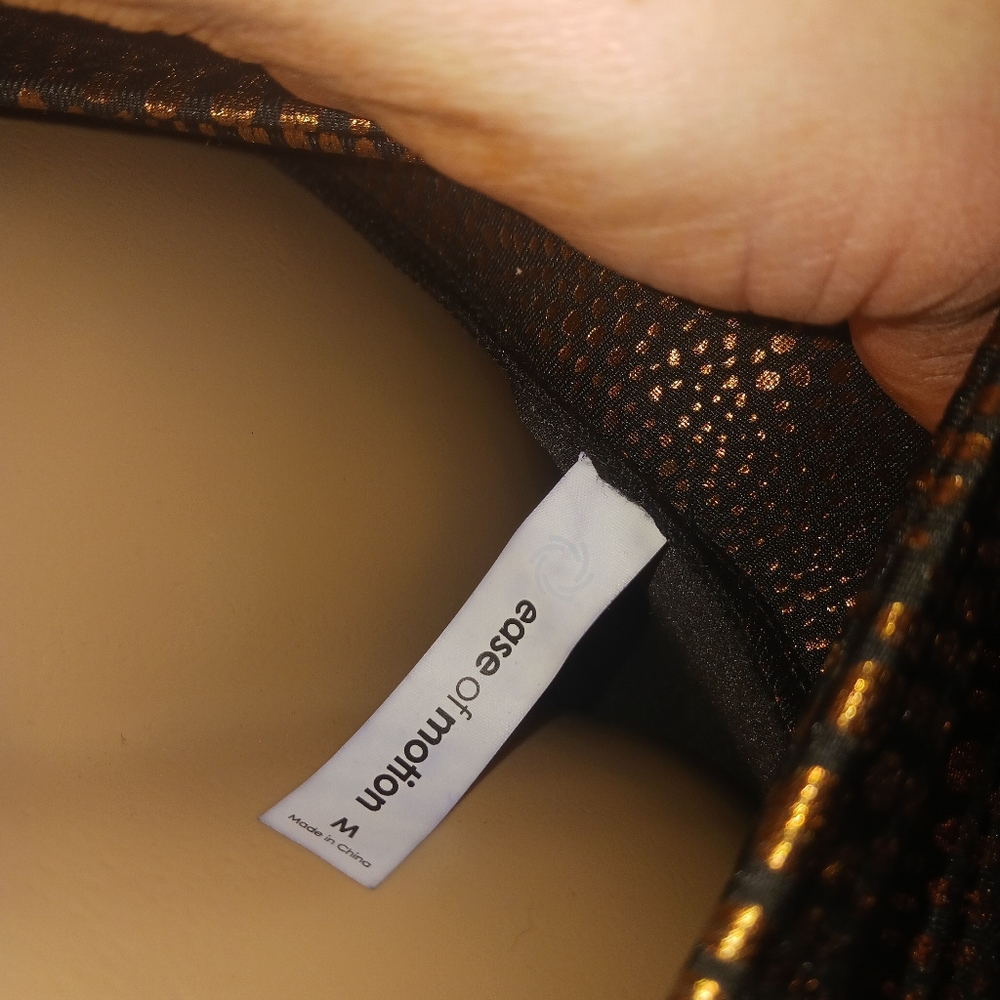 Nwot ease of motion faux leather bronzed metallic crocodile leggings medium - Picture 5 of 6